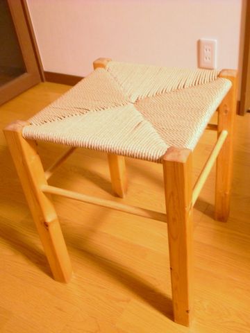 ペーパーコードを使って座面編みスツールを作る - オトコ中村の楽しい毎日