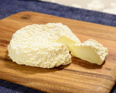 自家製白カビチーズ