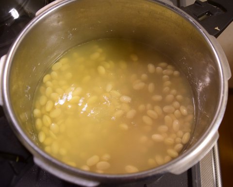 40分くらい煮た大豆