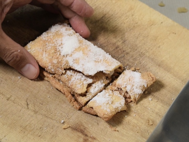 割れたお揚げ
