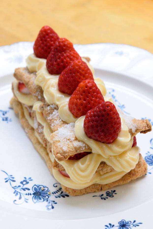 お揚げいちごミルフィーユ