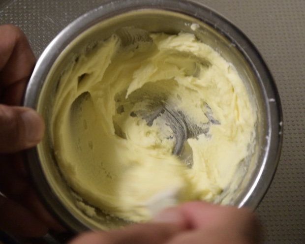 バニラクリームを作る