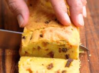 へしこのケーク・サレを切る