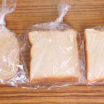 パンにカビが生えるか実験