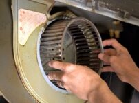 シロッコファンを取り付ける