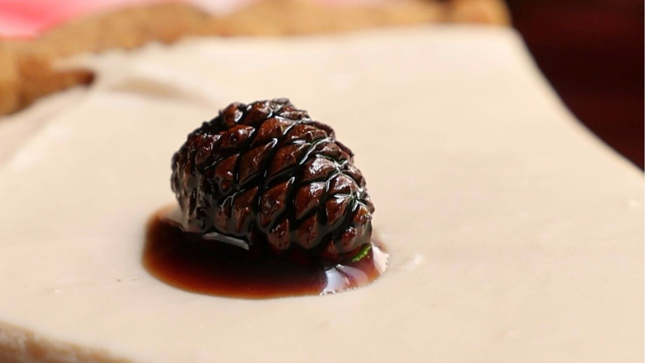松ぼっくりのレアチーズタルト